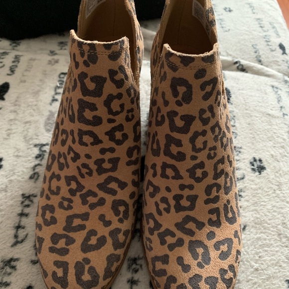 Tom’s kallie Ortholite comfort foam ankle boots Leopard print suede size 7.5 NEW - Picture 3 of 16